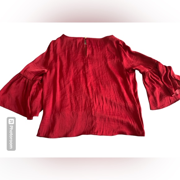 Vince Camuto Red Blouse with flutter sleeve size M - Picture 2 of 4